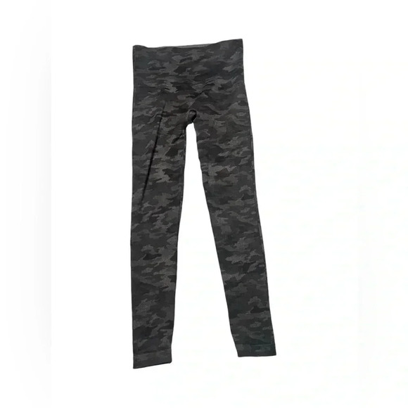 Spanx Women's Seamless High Rise Slimming Shaping Leggings Camo medium - Picture 1 of 4
